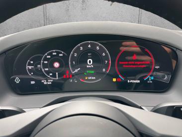 Porsche Panamera III 4 E-Hybrid — photo 22