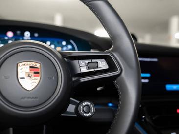 Porsche Panamera III 4 E-Hybrid — photo 29
