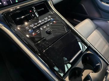Porsche Panamera III 4 E-Hybrid — photo 32