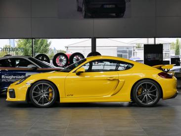 Porsche 981 Cayman Cayman GT4 — photo 2