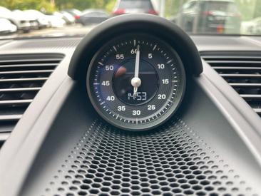Porsche Panamera III 4 E-Hybrid — photo 38