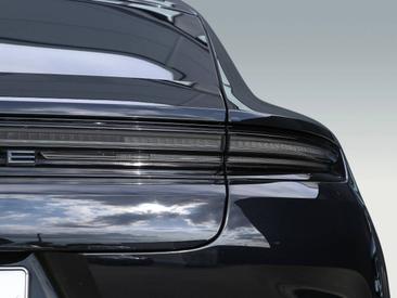 Porsche Panamera III Turbo S E-Hybrid Executive — photo 9