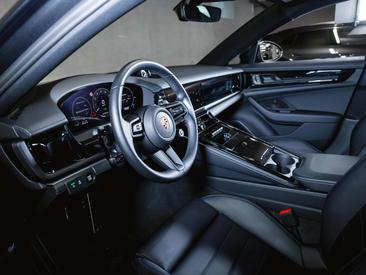 Porsche Panamera III 4 E-Hybrid — photo 15