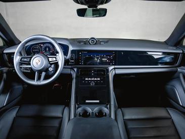 Porsche Panamera III 4 E-Hybrid — photo 17