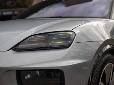 Porsche Macan Electrique Turbo — photo 7