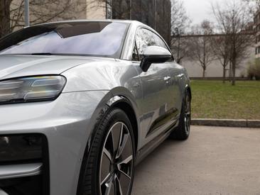 Porsche Macan Electrique Turbo — photo 8