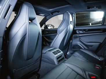 Porsche Panamera III 4 E-Hybrid — photo 22