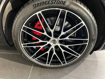 Porsche Macan Electrique Turbo — photo 11