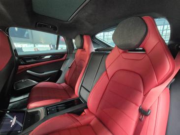 Porsche Panamera III GTS — photo 30