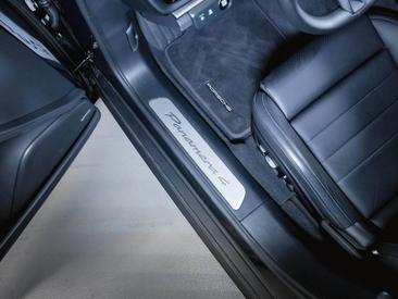 Porsche Panamera III 4 E-Hybrid — photo 26