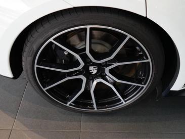 Porsche Taycan ph2 — photo 10