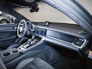 Porsche Panamera II ph2 GTS Sport Turismo — photo 20