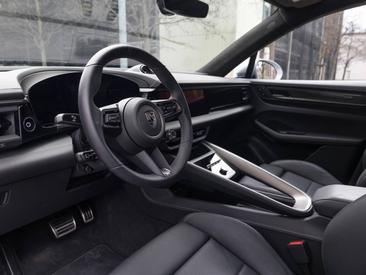 Porsche Macan Electrique Turbo — photo 15