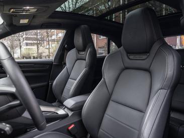 Porsche Macan Electrique Turbo — photo 16
