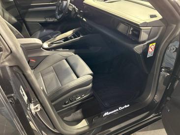 Porsche Macan Electrique Turbo — photo 17