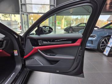 Porsche Panamera III GTS — photo 36