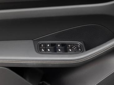 Porsche Macan Electrique Turbo — photo 19