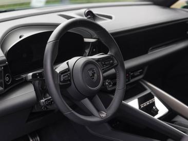 Porsche Macan Electrique Turbo — photo 20