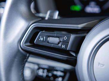 Porsche Panamera III 4 E-Hybrid — photo 32