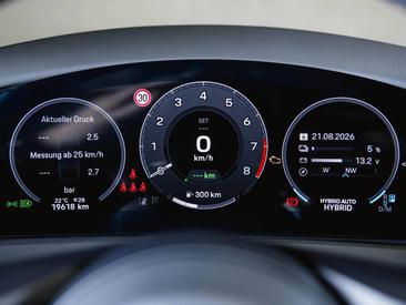 Porsche Panamera III 4 E-Hybrid — photo 33