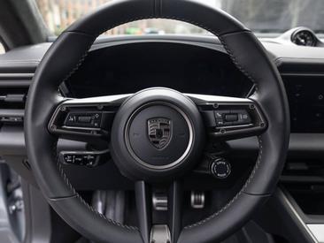 Porsche Macan Electrique Turbo — photo 24