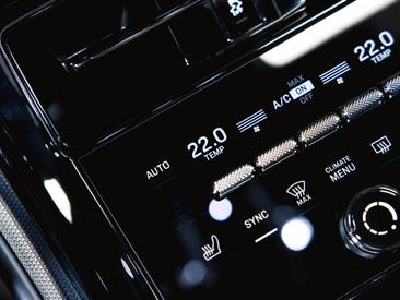 Porsche Panamera III 4 E-Hybrid — photo 36