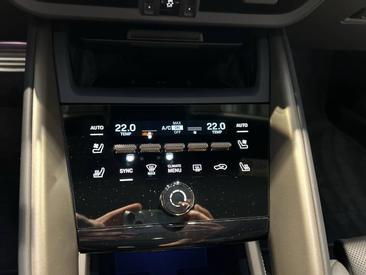 Porsche Macan Electrique Turbo — photo 29