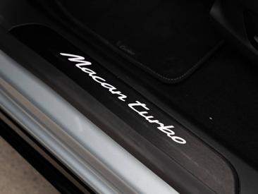 Porsche Macan Electrique Turbo — photo 30