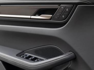 Porsche Macan Electrique Turbo — photo 32