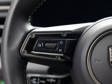 Porsche Macan Electrique Turbo — photo 33