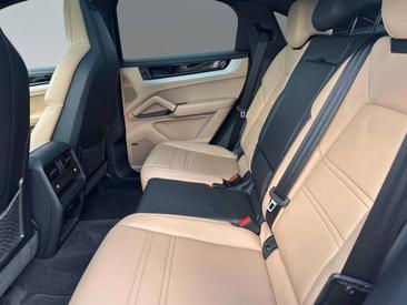 Porsche Cayenne III Coupé — photo 16