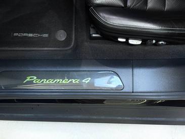 Porsche Panamera II 4 E-Hybrid — photo 14