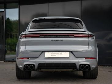 Porsche Cayenne III S E-Hybrid Coupé — photo 9