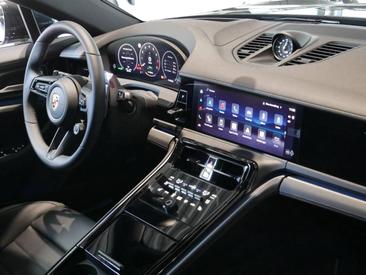 Porsche Panamera III — photo 19
