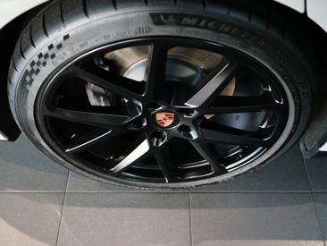 Porsche Panamera III 4 E-Hybrid — photo 10