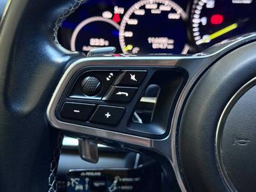 Porsche Panamera II 4 E-Hybrid — photo 20