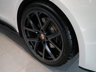 Porsche Panamera III 4 E-Hybrid — photo 11