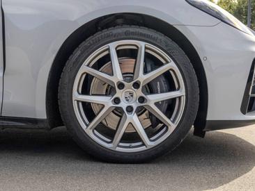 Porsche Panamera III 4 E-Hybrid — photo 11