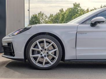 Porsche Panamera III 4 E-Hybrid — photo 14