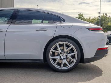 Porsche Panamera III 4 E-Hybrid — photo 15