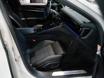 Porsche Panamera III 4 E-Hybrid — photo 19