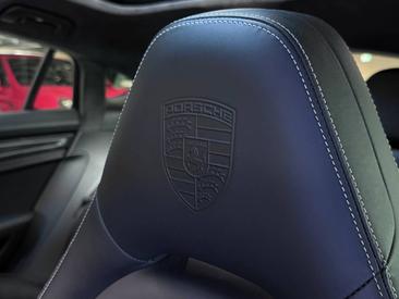 Porsche Panamera II 4 E-Hybrid — photo 30
