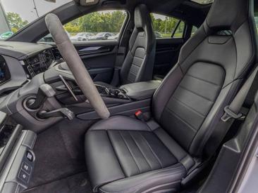 Porsche Panamera III 4 E-Hybrid — photo 19