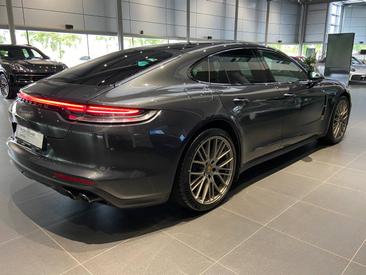Porsche Panamera II ph2 4 Platinum Edition — photo 8