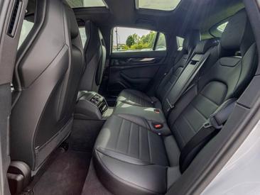Porsche Panamera III 4 E-Hybrid — photo 20