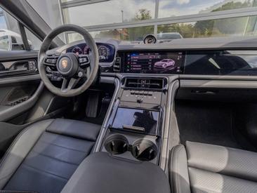 Porsche Panamera III 4 E-Hybrid — photo 22