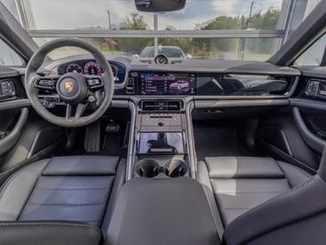 Porsche Panamera III 4 E-Hybrid — photo 23