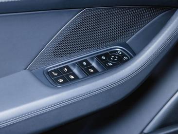 Porsche Panamera III 4S E-Hybrid — photo 25