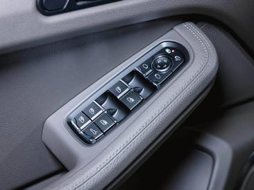 Porsche Macan S 2019 Mambagrünmetallic — photo 23