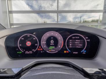 Porsche Panamera III 4 E-Hybrid — photo 26